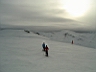 15 Esther en Renze op piste.JPG